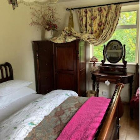 Budget Double Room In City Килкенни Экстерьер фото